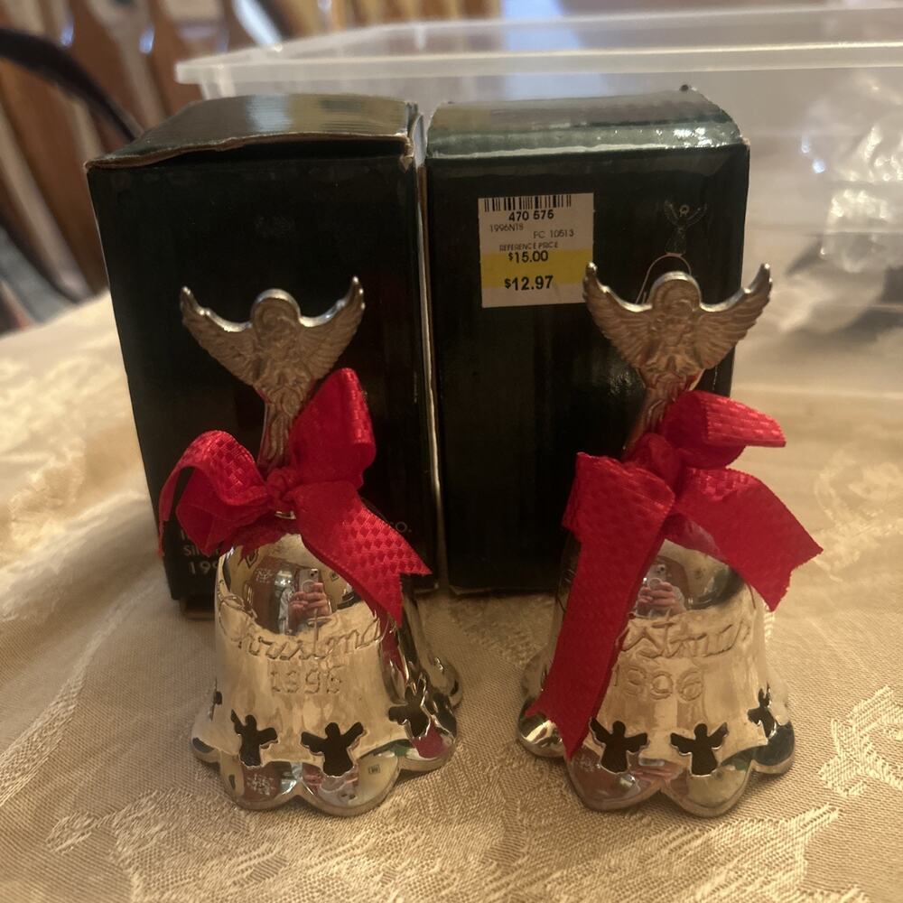 1996 International Silver Company Silverplated Engraved Christmas Bell Set 2 VTG